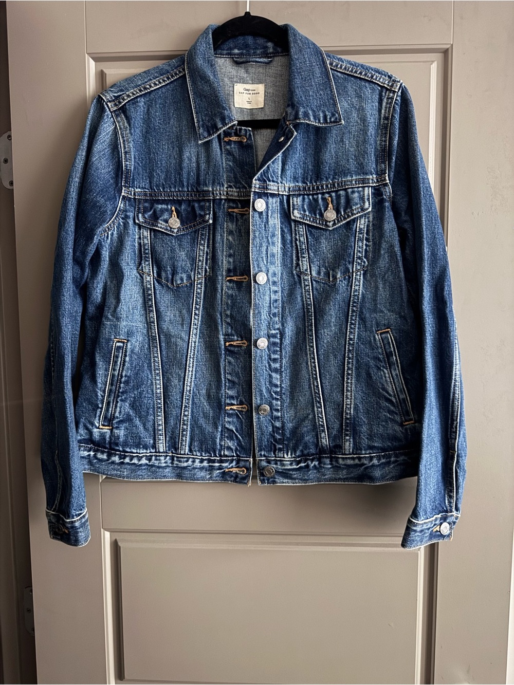 GAP Medium Blue Women's Denim Jacket - Classic Jean Trucker